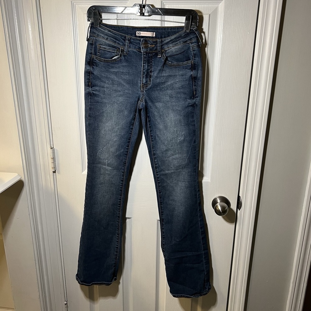 SO Women's Distressed Low Rise‎ Skinny Jeans -- Size 5/27W Bootcut